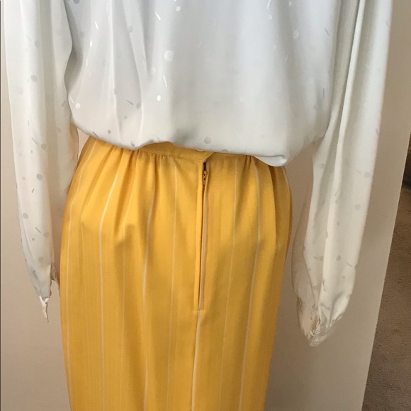 Vintage A. Susie Yellow pin stripe skirt - Picture 2 of 3